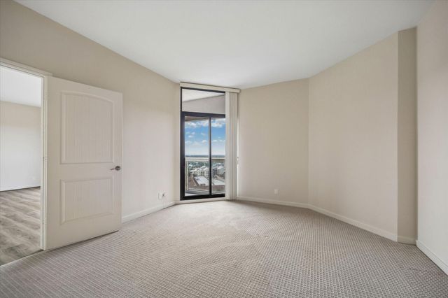 1701 Hermann Drive 17D, Houston, TX 77004