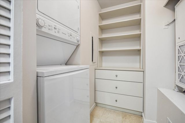 1701 Hermann Drive 17D, Houston, TX 77004