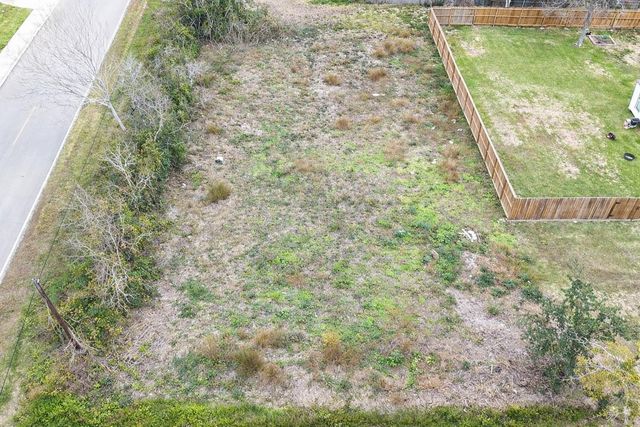 TBD S Lobit Street, La Porte, TX 77571