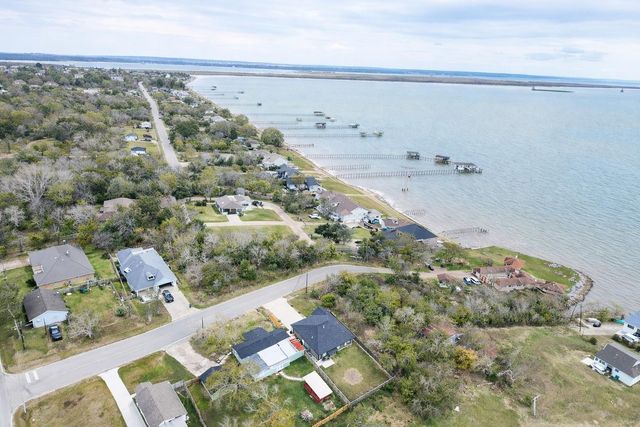 TBD S Lobit Street, La Porte, TX 77571