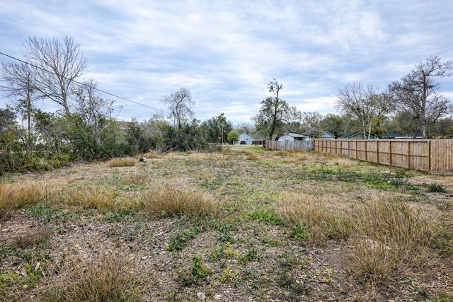 TBD S Lobit Street, La Porte, TX 77571