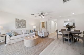 2515 Bering Drive 11, Houston, TX 77057