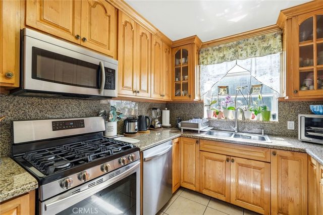 18149 Saticoy, Reseda, CA 91335