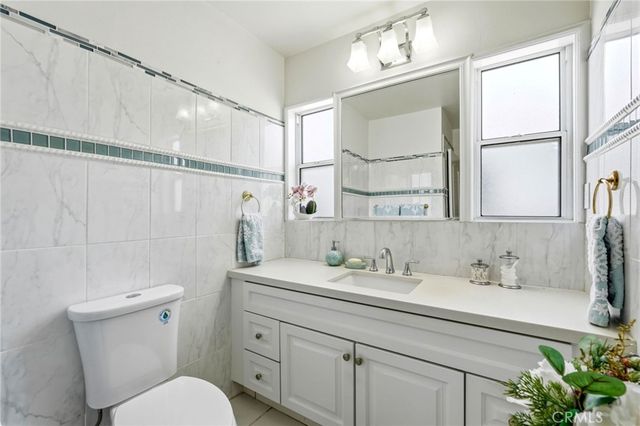 18149 Saticoy, Reseda, CA 91335