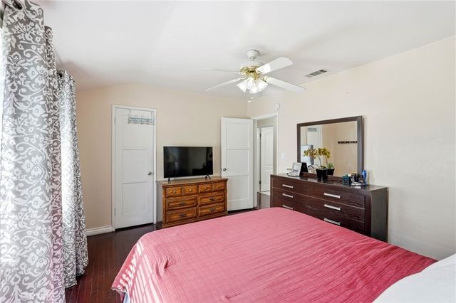 18149 Saticoy, Reseda, CA 91335