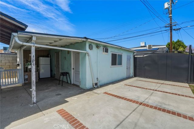 18149 Saticoy, Reseda, CA 91335