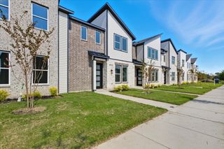 8922 Lowell Street, Rowlett, TX 75089