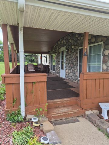 12849 S Delaney Road, Perry, MI 48872