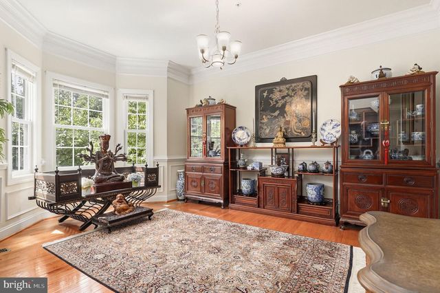 203 1ST ST, Rockville, MD 20851