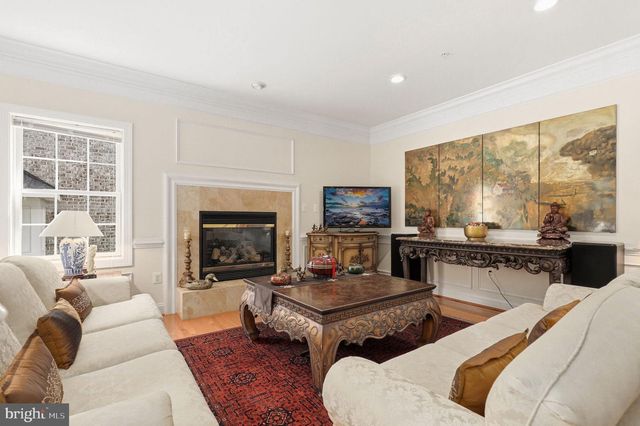 203 1ST ST, Rockville, MD 20851