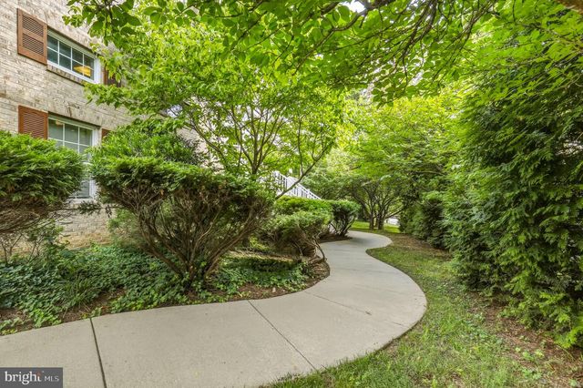 203 1ST ST, Rockville, MD 20851