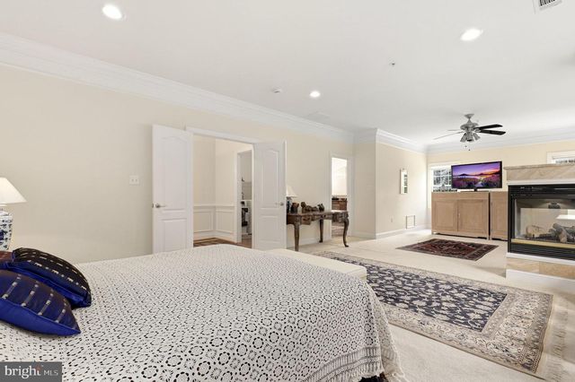 203 1ST ST, Rockville, MD 20851