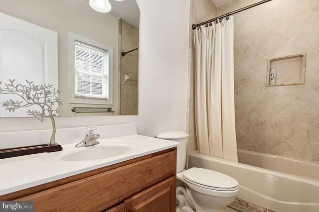 203 1ST ST, Rockville, MD 20851