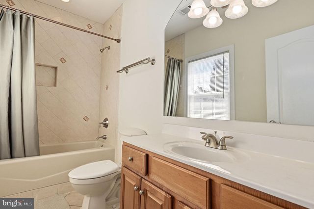 203 1ST ST, Rockville, MD 20851