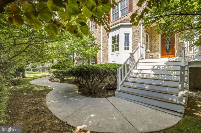 203 1ST ST, Rockville, MD 20851