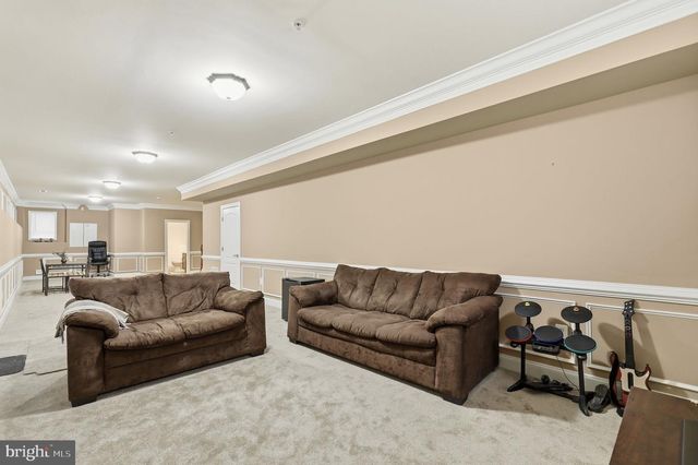 203 1ST ST, Rockville, MD 20851