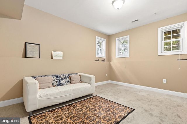 203 1ST ST, Rockville, MD 20851