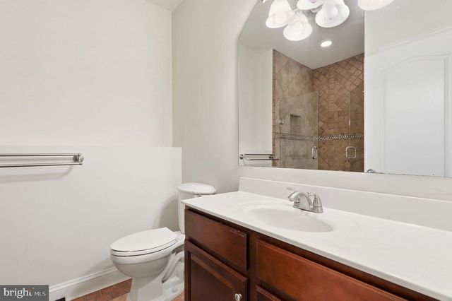 203 1ST ST, Rockville, MD 20851