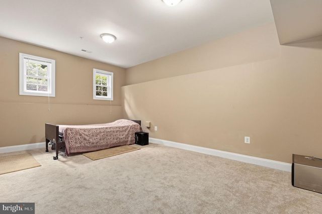 203 1ST ST, Rockville, MD 20851