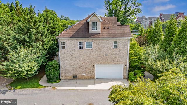 203 1ST ST, Rockville, MD 20851