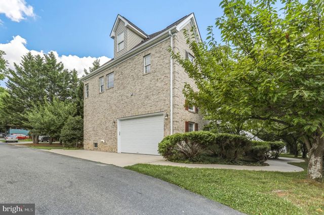 203 1ST ST, Rockville, MD 20851