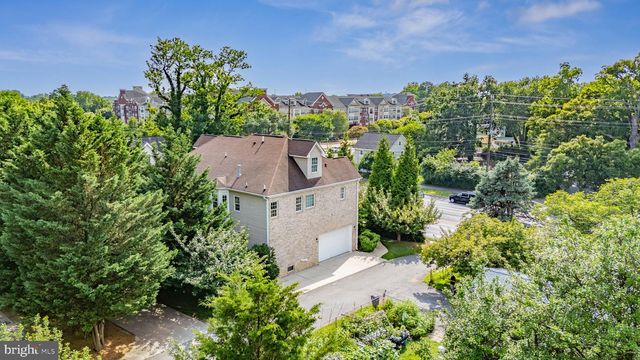 203 1ST ST, Rockville, MD 20851