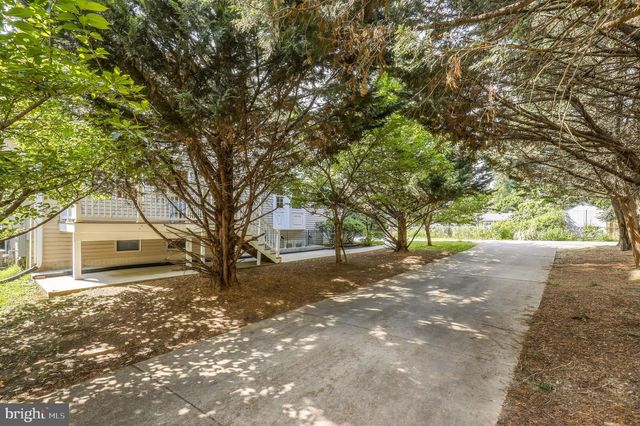 203 1ST ST, Rockville, MD 20851