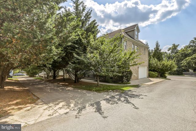203 1ST ST, Rockville, MD 20851