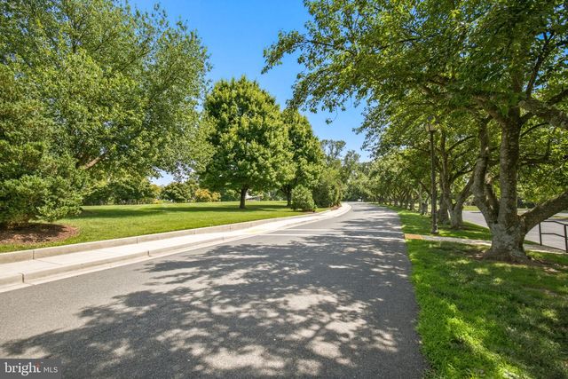 203 1ST ST, Rockville, MD 20851