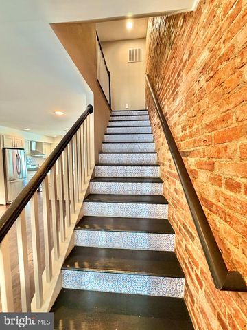 918 HAMILTON ST NW, Washington, DC 20011