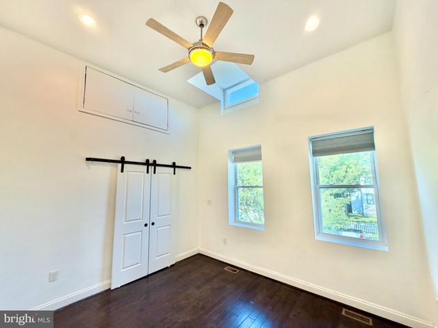 918 HAMILTON ST NW, Washington, DC 20011