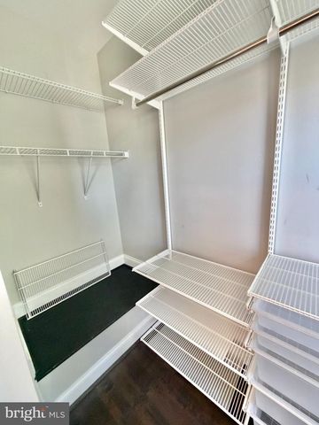 918 HAMILTON ST NW, Washington, DC 20011