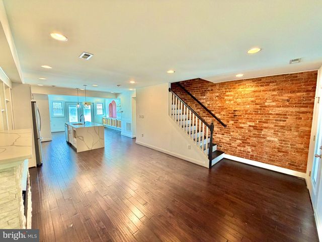 918 HAMILTON ST NW, Washington, DC 20011