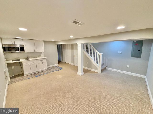 918 HAMILTON ST NW, Washington, DC 20011