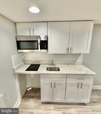 918 HAMILTON ST NW, Washington, DC 20011