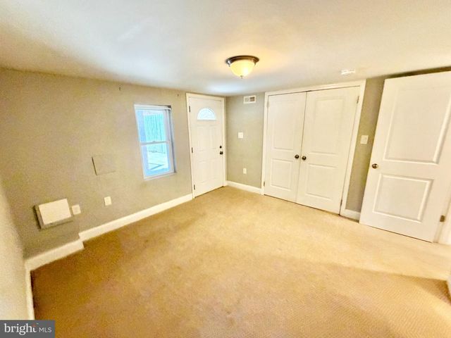 918 HAMILTON ST NW, Washington, DC 20011