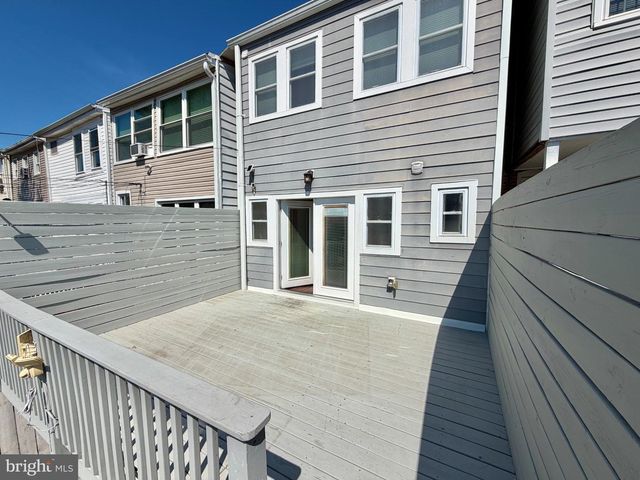 918 HAMILTON ST NW, Washington, DC 20011