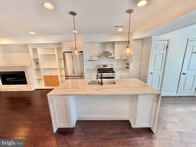 918 HAMILTON ST NW, Washington, DC 20011