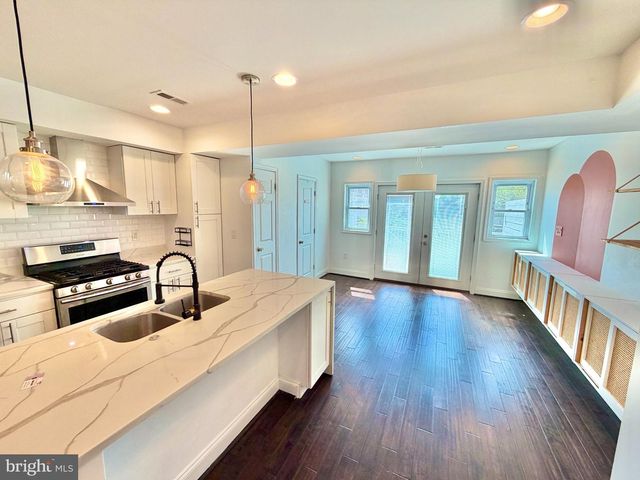918 HAMILTON ST NW, Washington, DC 20011