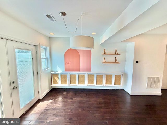 918 HAMILTON ST NW, Washington, DC 20011