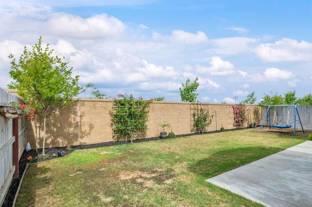 644 Atlantica Drive S, Madera, CA 93636