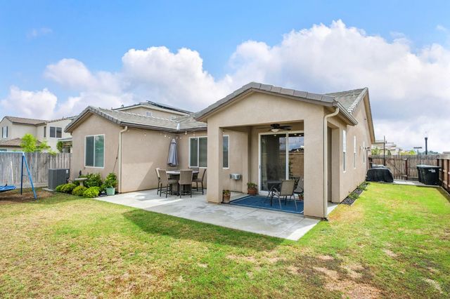 644 Atlantica Drive S, Madera, CA 93636