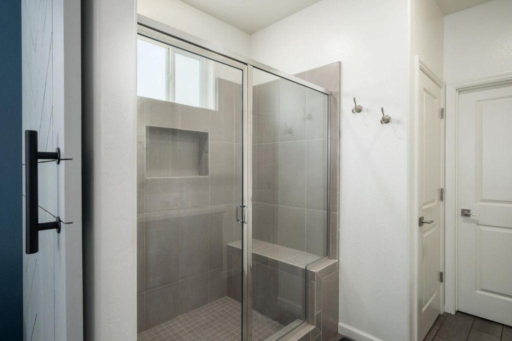 Image 16 of property listing at 644 Atlantica Drive S, Madera, CA 93636