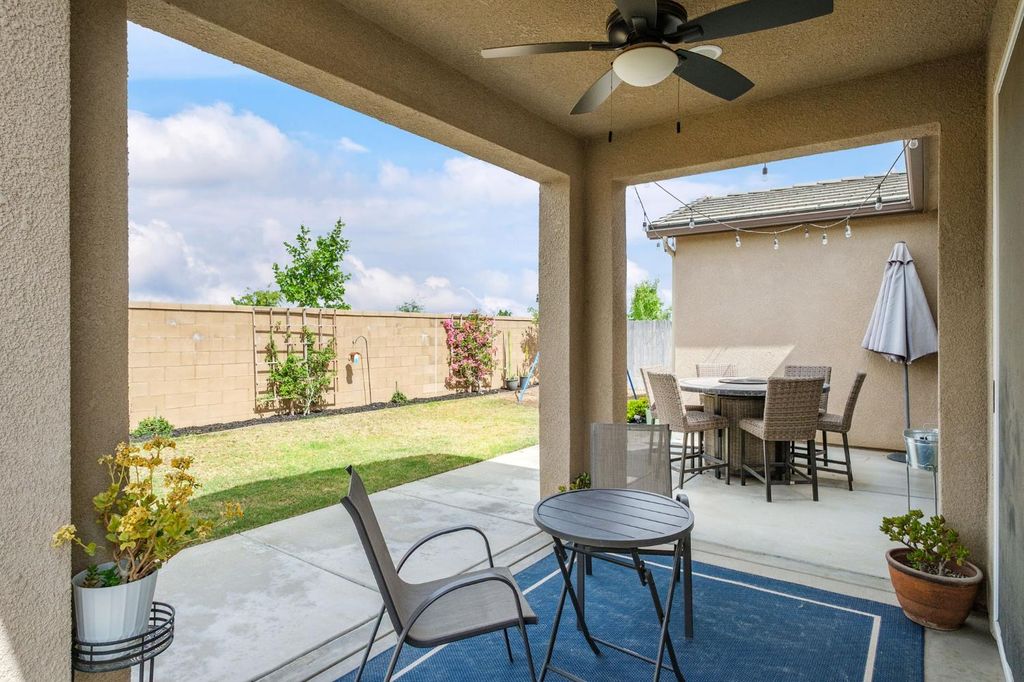 Image 22 of property listing at 644 Atlantica Drive S, Madera, CA 93636