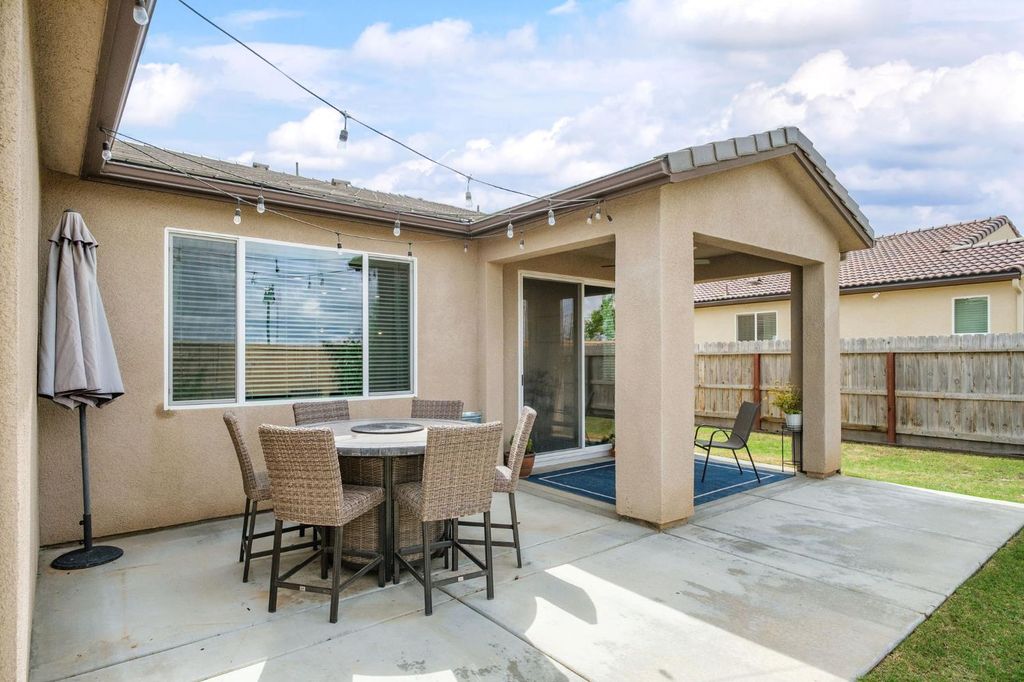 Image 23 of property listing at 644 Atlantica Drive S, Madera, CA 93636