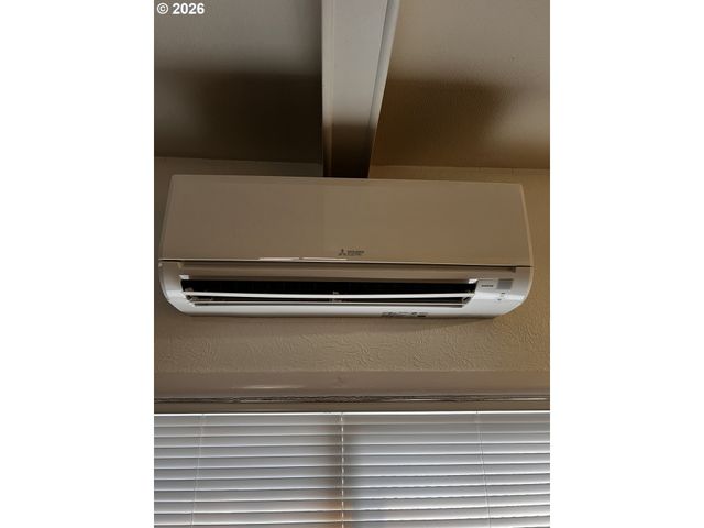 1400 CANDLELIGHT Dr 162, Eugene, OR 97402