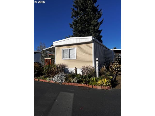 1400 CANDLELIGHT Dr 162, Eugene, OR 97402