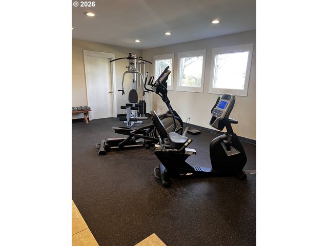 1400 CANDLELIGHT Dr 162, Eugene, OR 97402