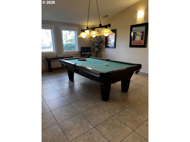 1400 CANDLELIGHT Dr 162, Eugene, OR 97402