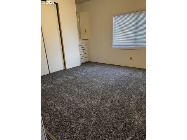 1400 CANDLELIGHT Dr 162, Eugene, OR 97402